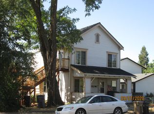 415 NW East St, Grants Pass, OR 97526