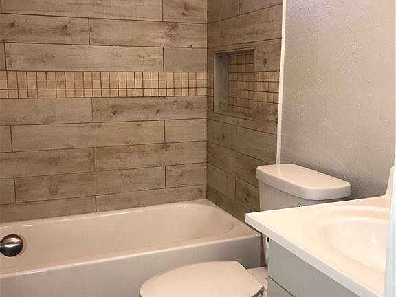 5th image of 606 N Morris St #B