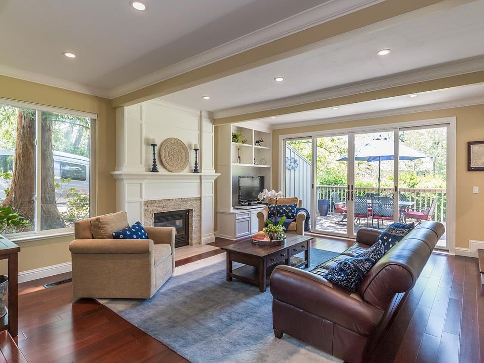 1st image of 442 Sand Hill Cir