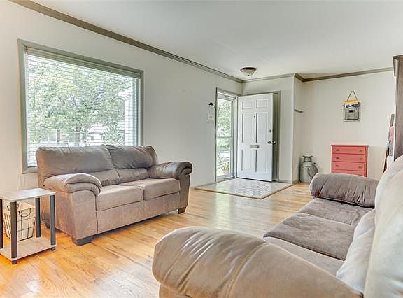 2nd image of 7132 Leona St