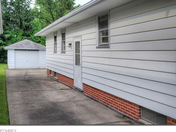 3rd image of 14412 James Ave