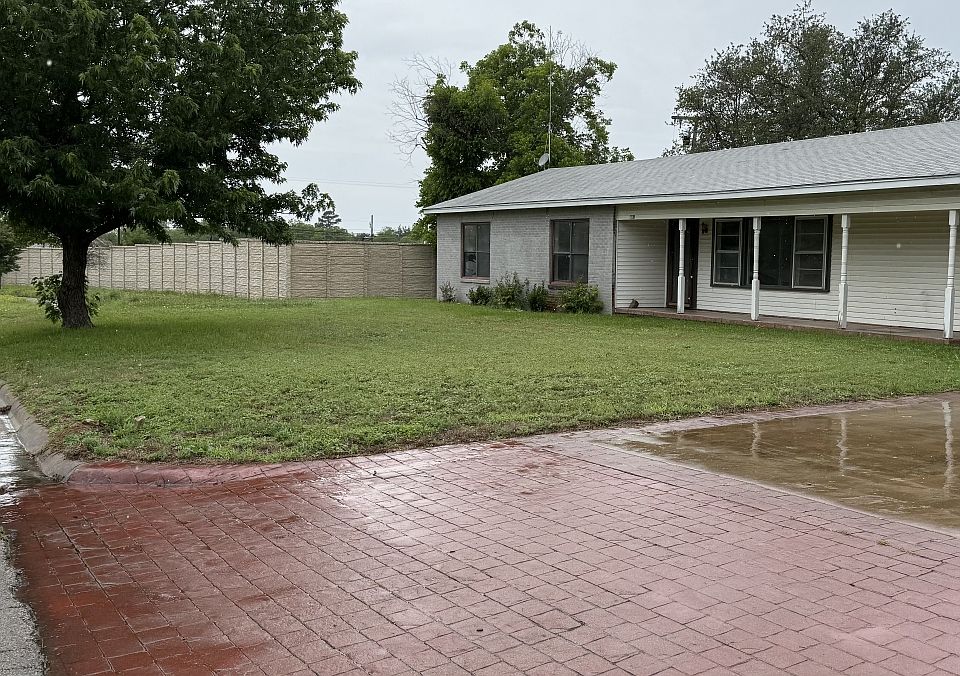 1st image of 110 Park Dr
