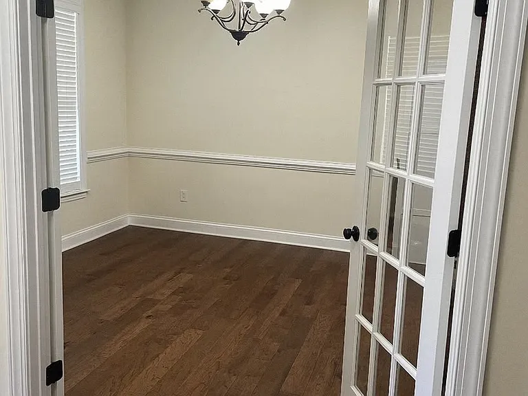 4017 Vallonia Dr — Photo 3
