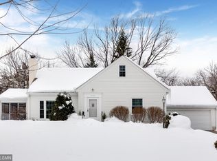 3220 Coggins Ln, Minnetonka, MN 55305