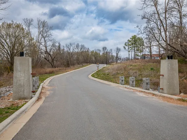 202 NE Healing Springs St #13, Bentonville, AR 72713
