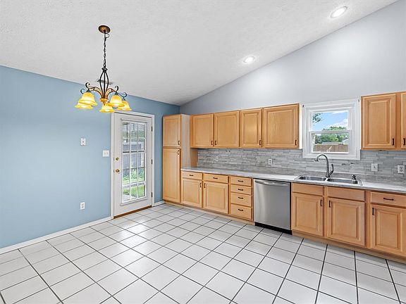 5th image of 4349 Strickland Dr