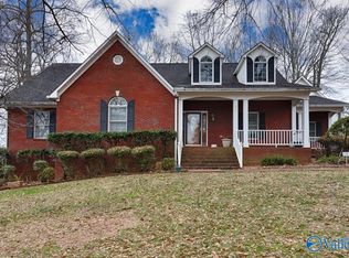 200 Hunters Cove Rd, Huntsville, AL 35806