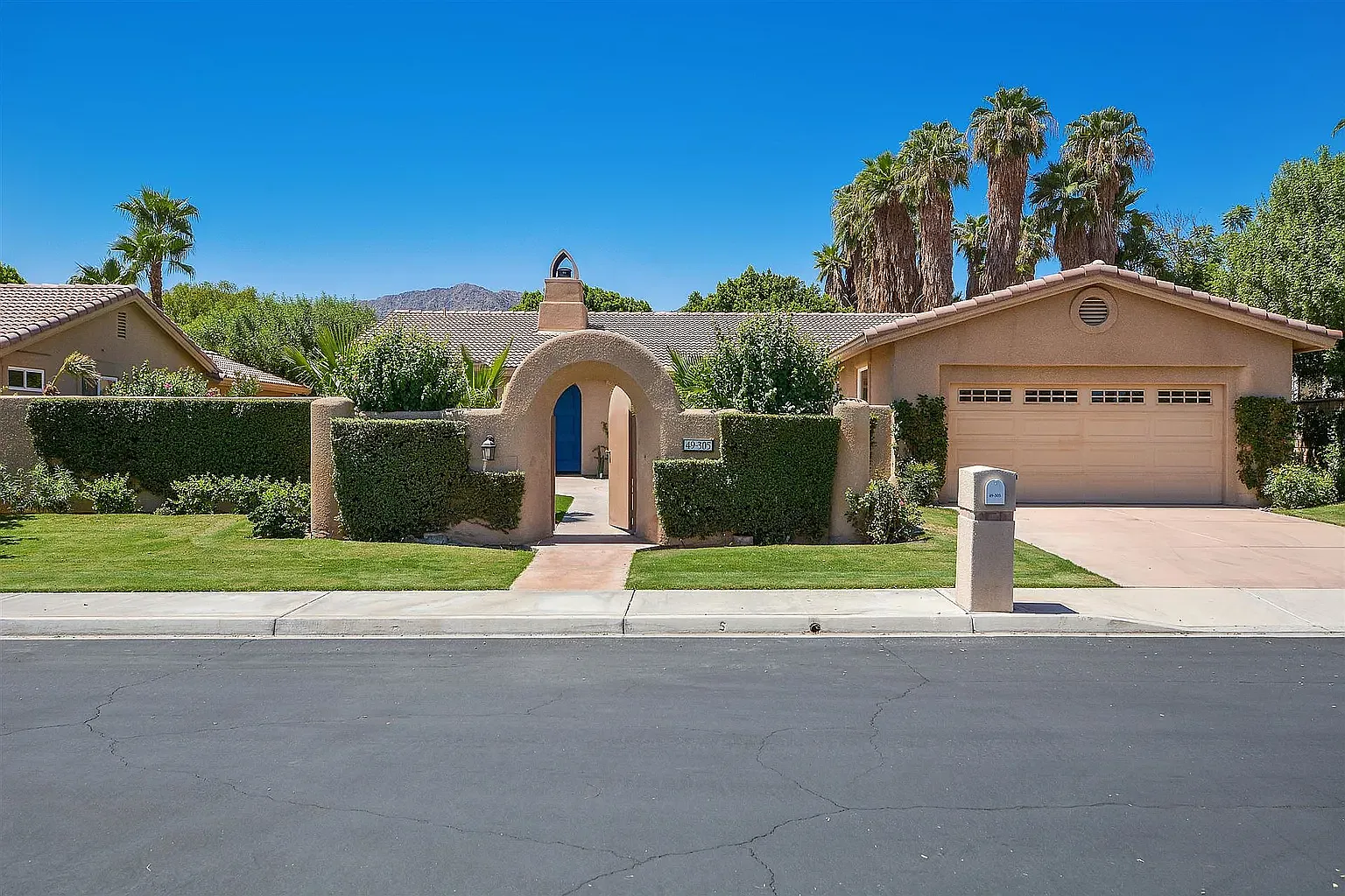 3 bed, 2566 sqft, $6,000 — Photo 3