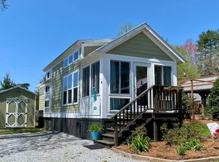 48 Empire Ln, Flat Rock, NC 28731