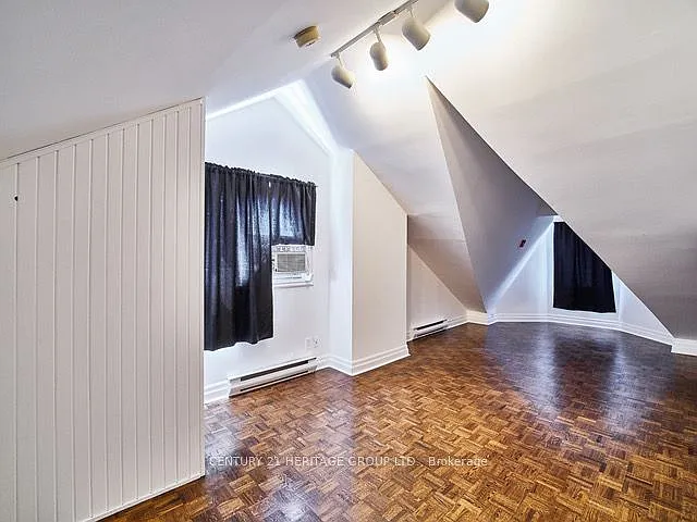 1007 Bathurst St #3 — Photo 22
