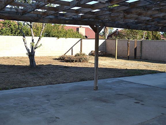 3rd image of 9755 Ashford Ave
