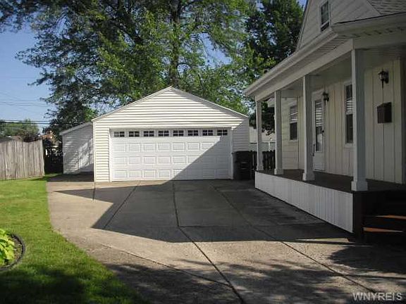 3rd image of 26 Cloister Ct
