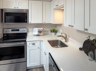 9 Royal Crest Dr APT 11, Randolph, MA 02368