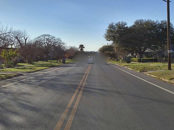 5th image of 223 Hot Wells Blvd