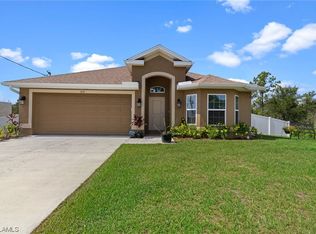 573 Windermere Dr, Lehigh Acres, FL 33972