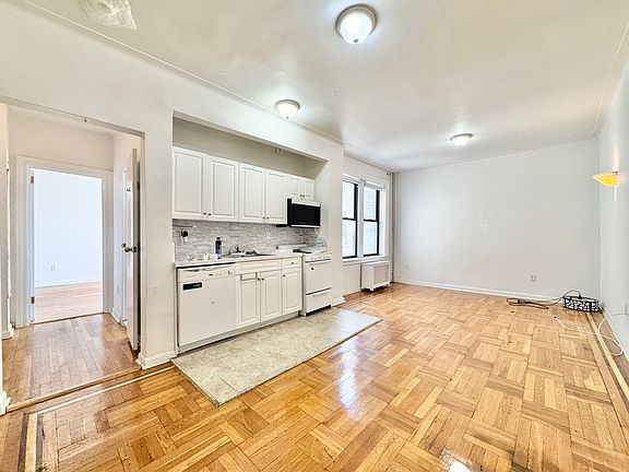 3rd image of 6015 Woodside Ave APT 5D