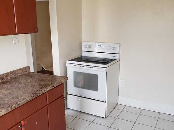 4th image of 6121 Larchwood Ave