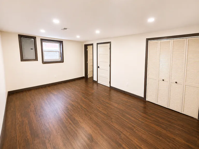 9610 Britannia Ct — Photo 11