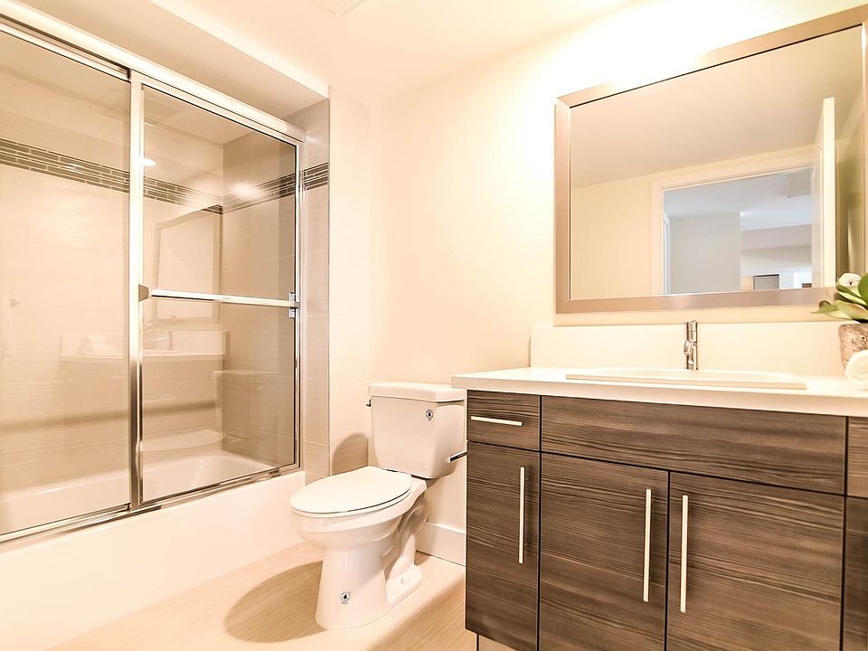 1st image of 5026 Rosewood Ave APT 305