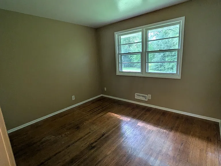 261 Morrow Dr — Photo 9