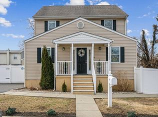 8223 Bear Creek Dr, Dundalk, MD 21222