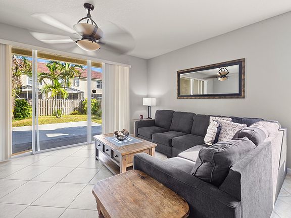 4th image of 9651 Lago Drive