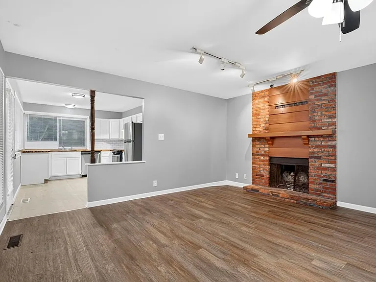 3444 Woodpath Dr — Photo 31