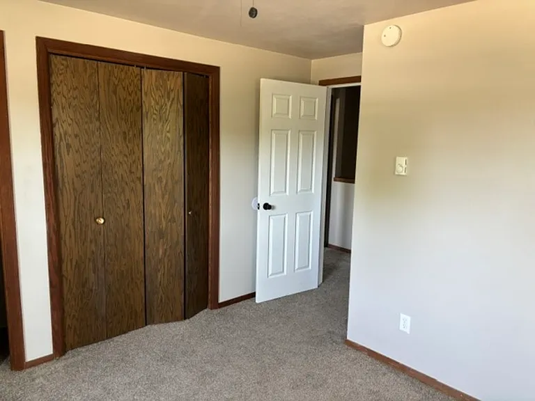 3601 Crestview Dr — Photo 8