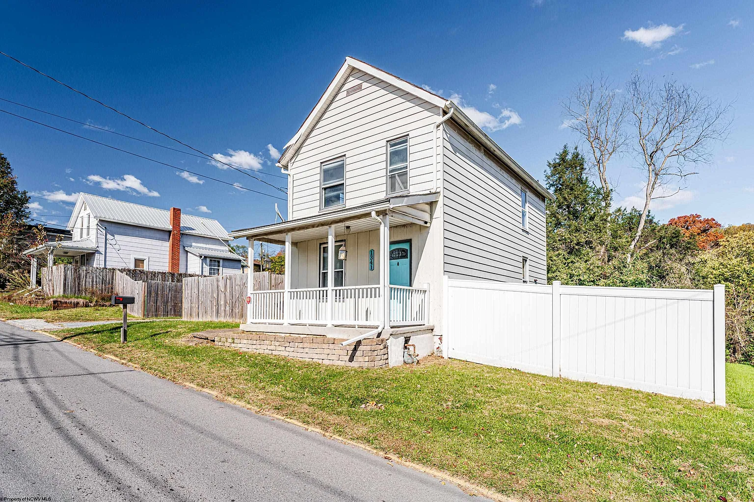 1341 Richwood Ave photo 1