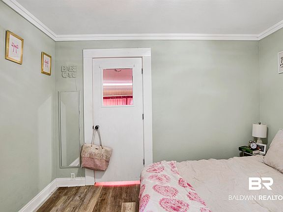 4th image of 22786 Racine St