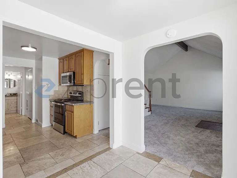 1696 London Cir — Photo 9