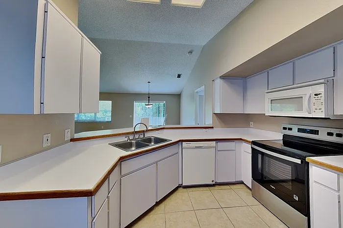 7132 Waxwing Dr — Photo 5