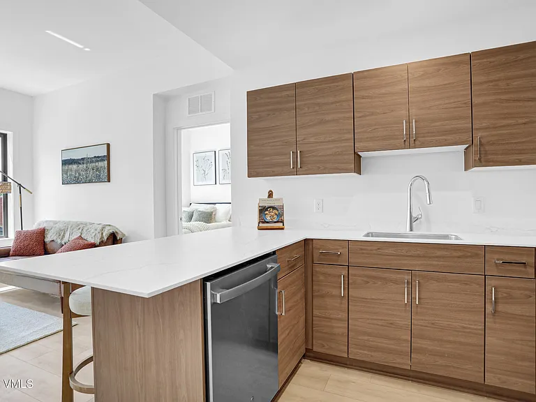 1200 Capitol St #201 — Photo 8