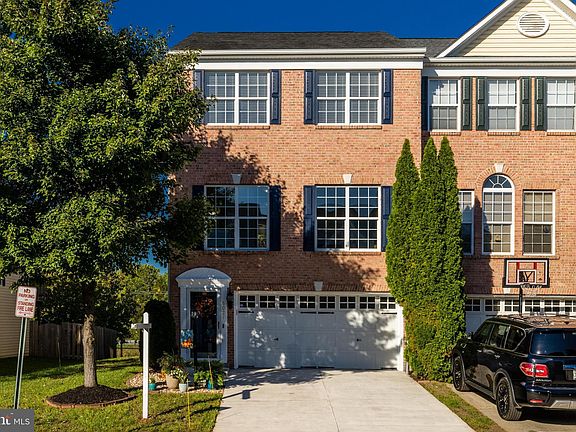 3rd image of 6021 Popes Creek Pl