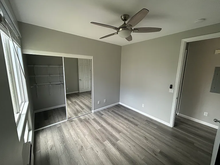 Middle Guest Bedroom from north makai corner