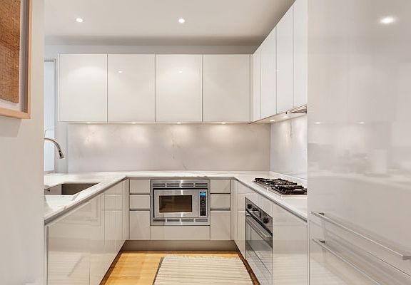 3rd image of 322 W 57th St #Penthouse 57m