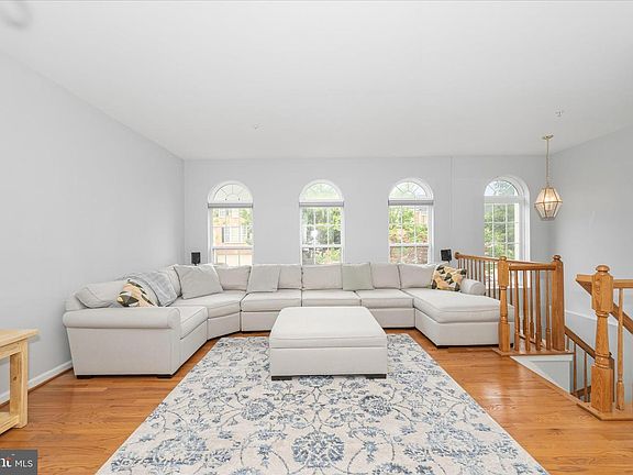 5th image of 21 Inkberry Cir