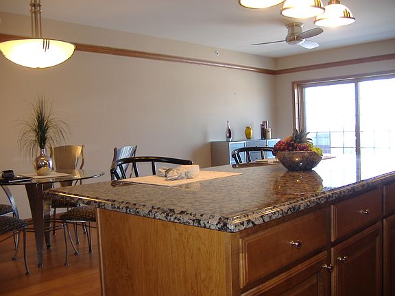 Similar finishes, different floorplan