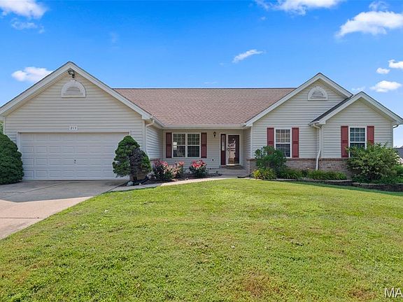 3rd image of 213 Black Oak Dr