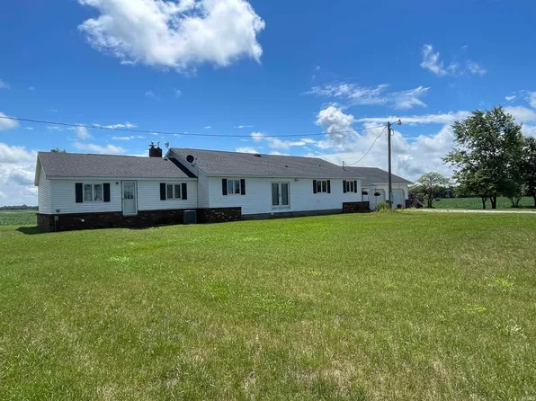 9663 W 100 S, Francesville, IN 47946