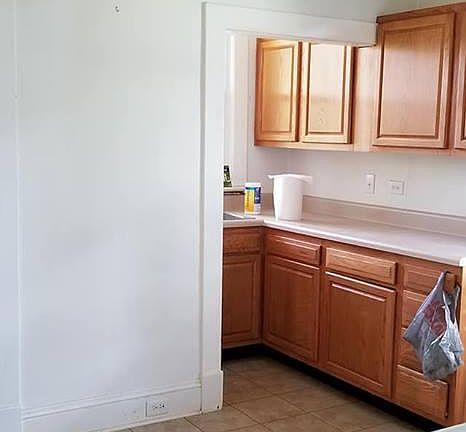 3rd image of 1404 Longwood Ave