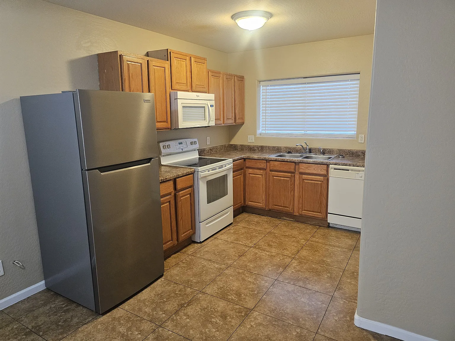 3 bed, 1092 sqft, $1,450 — Photo 4