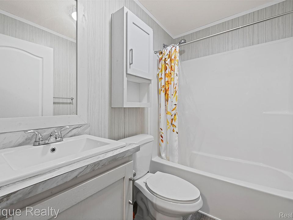 83 Elm Ave, photo 16