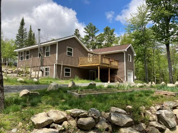 45 Eringlen Way, Canaan, NH 03741