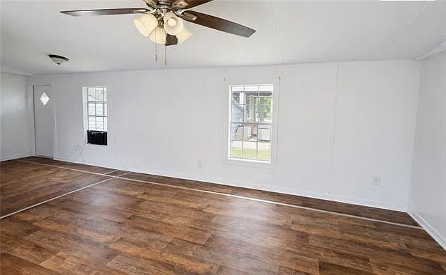 3 bed, 2.0 bath, 980 sqft, $1,200 — Photo 2