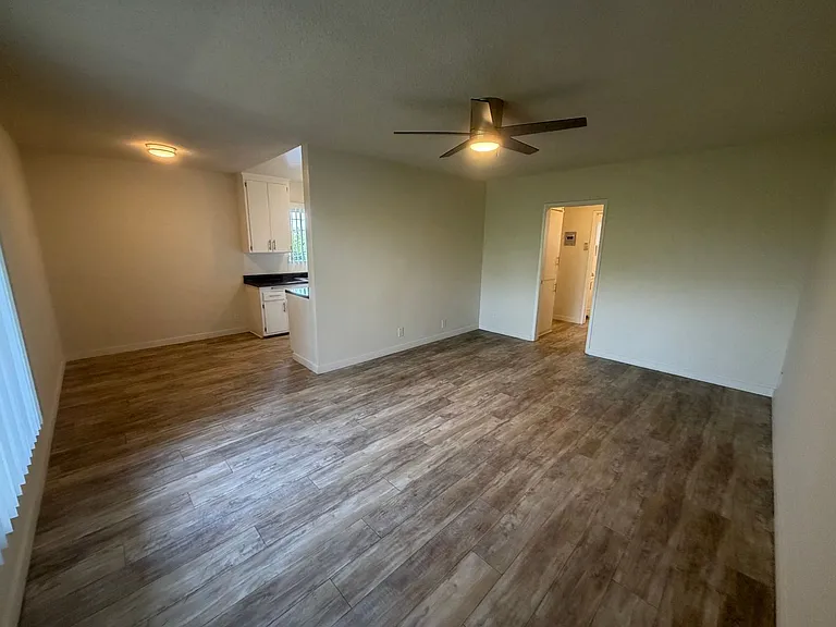 4714 Slauson Ave — Photo 2