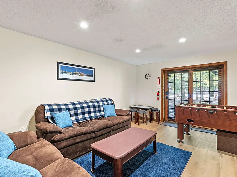 2174 Lakeview Dr E — Photo 6