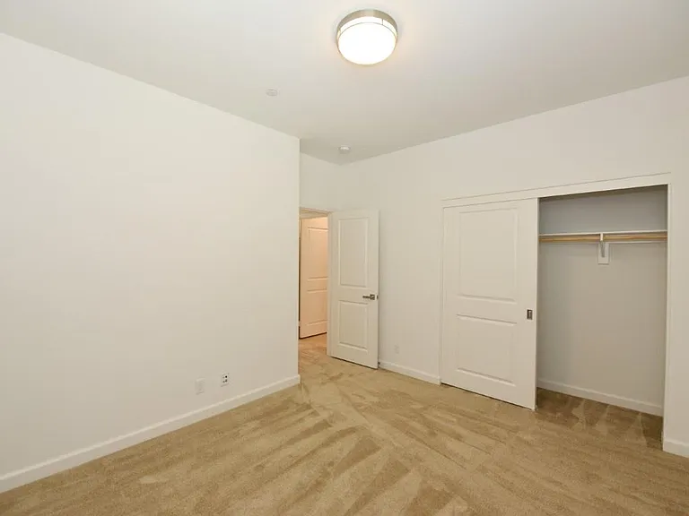 17 Arriate St — Photo 34