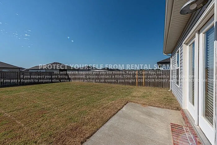 211 Grove Ln — Photo 14