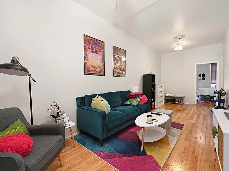 323 Grand St #3R — Photo 7